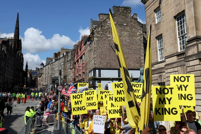 Antimonarhiștii din Edinburgh, Profimedia (2) jpg