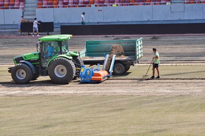 Operaţiunea de decopertare e făcută cu utilaje speciale