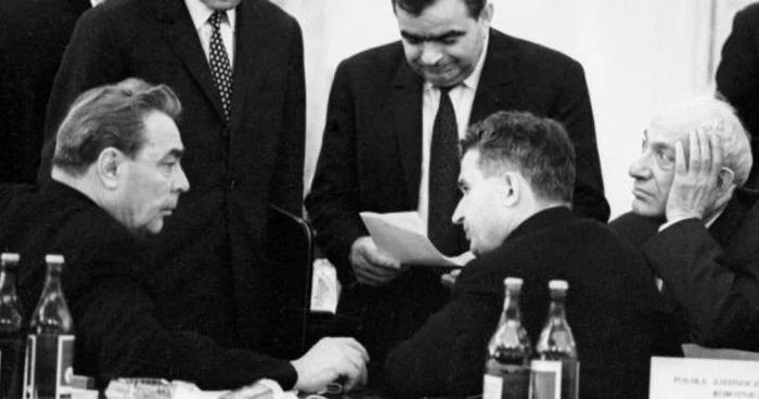 Nicolae Ceauşescu a fost distins, în 1975, cu titlul de Doctor Honoris Causa