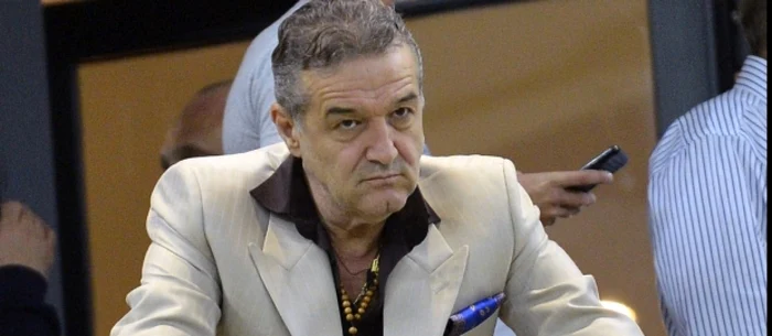 Gigi Becali, un car de nervi după înfrângerea suferită de FCSB în meciul cu Universitatea Cluj.