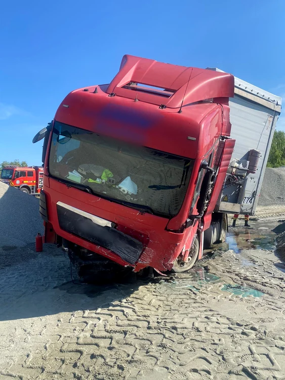 Autoturismul a intrat în coliziune cu un TIR FOTO: martor