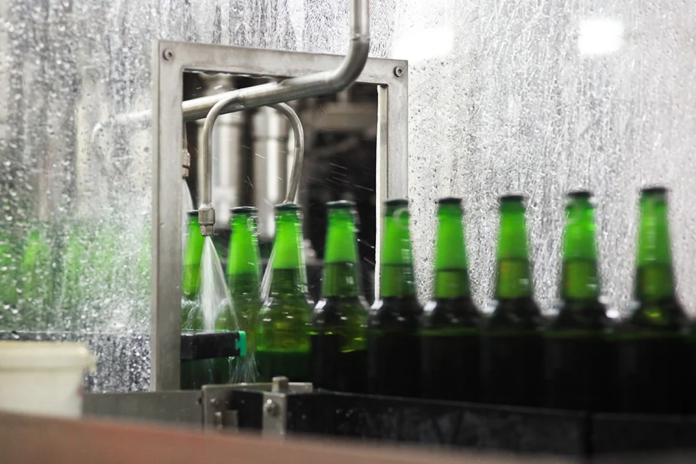 Heineken concediază 6.000 de angajați la nivel mondial. Compania deține trei fabrici în România