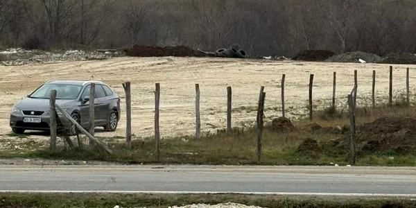 parcare în albia unui râu din Argeș foto facebook garda nationala de mediu 1 jpg