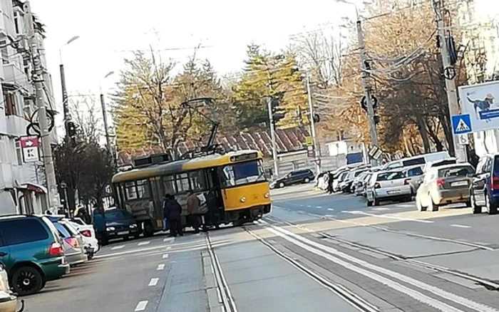 Tramvai deraiat pe Primăverii FOTO botosaninews.ro