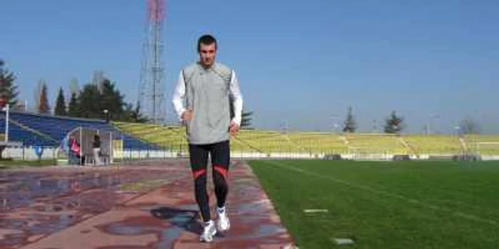 La 19 ani, atletul piteştean a stabilit un nou record naţional la 800 de metri