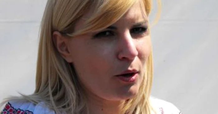 Constanţa: Elena Udrea, deranjată de starea plajei din Eforie