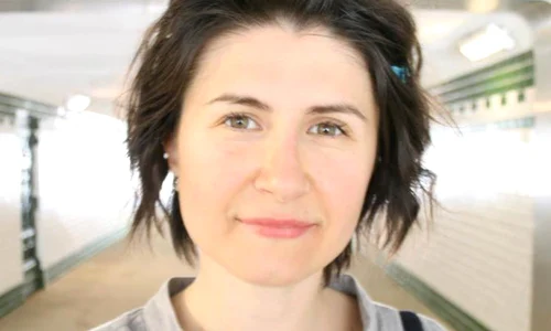 „30 de mame adolescente și poveștile lor“ – interviu cu regizoarea Ozana NICOLAU jpeg