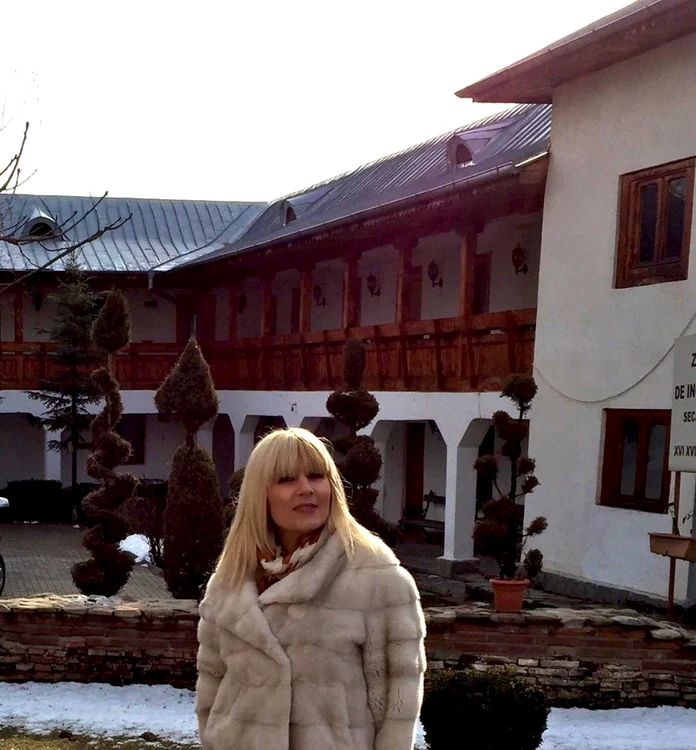 Elena Udrea, la mânăstire FOTO Facebook