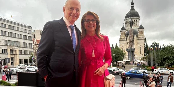 Mircea Geoană si mihaela FB jpg