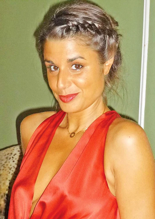 Nathalie Năstase   (42 de ani)  e patroană de  local în  Canada