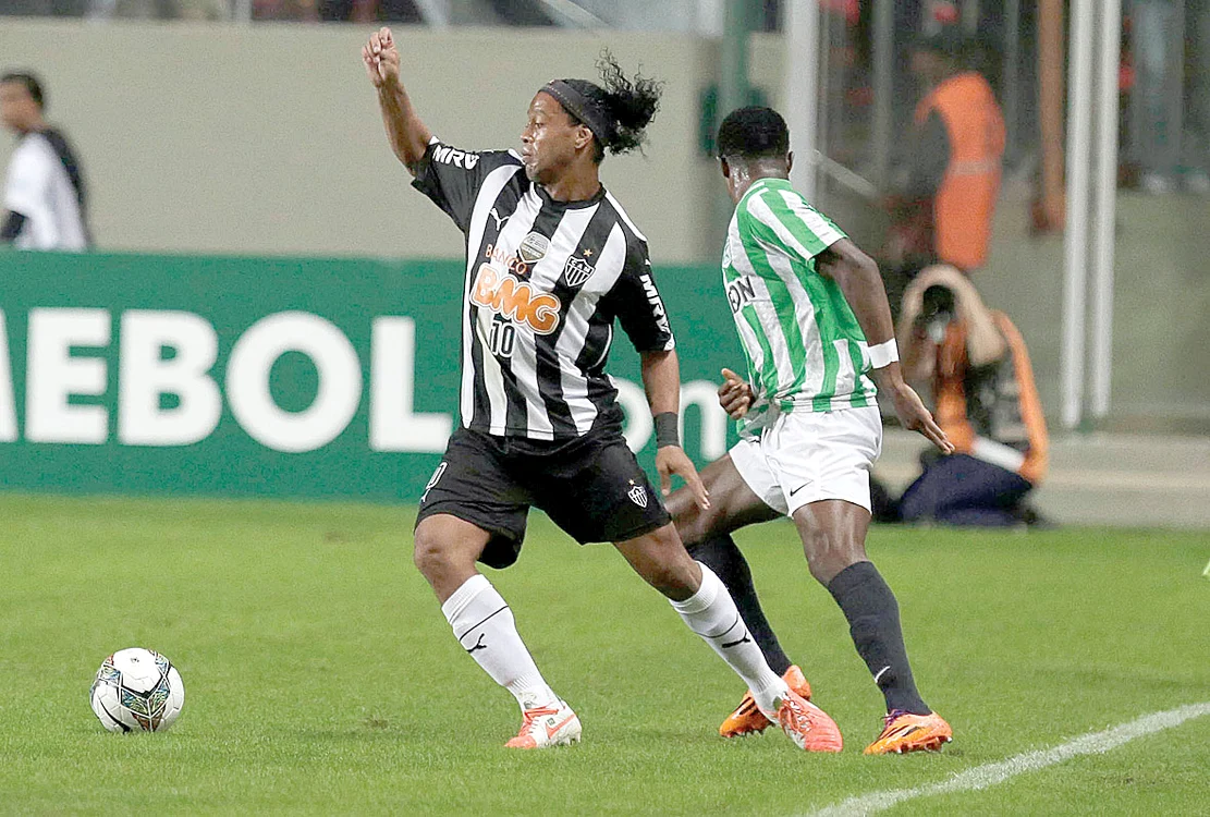 
    Ronaldinho se va retrage din fotbal în AngolaFoto: AP  