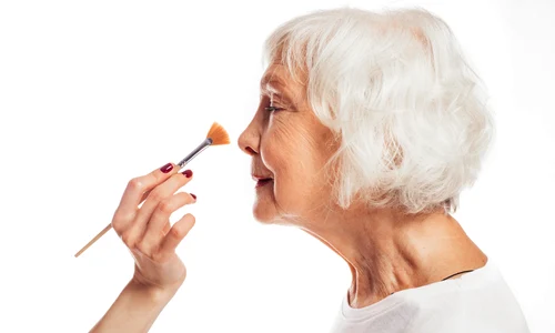 1 femeie batrana shutterstock 1551193370 jpg jpeg