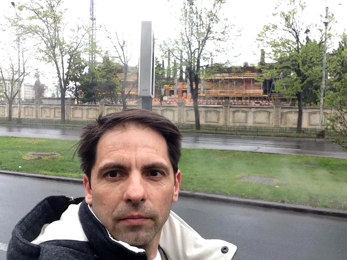 
    Dan Negru demontează zvonurile potrivit cărora Victor Slav ar câştiga 30.000 de euro pe lună pentru postul de co-prezentator al emisiunii "Dansează printre stele"Foto: arhivă personală  