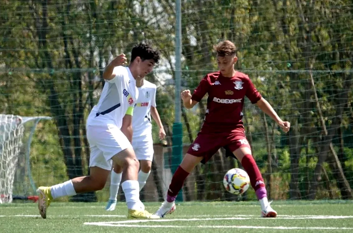 Dan Matei este pasionat de fotbal și joacă la Rapid / foto: arhiva personală