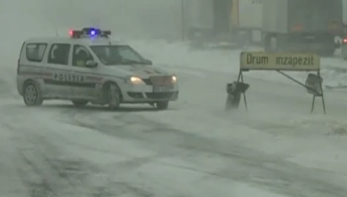 
    60 de persoane sunt înzăpezite între localitățile Fulga și Mizil, din județul Prahova,   