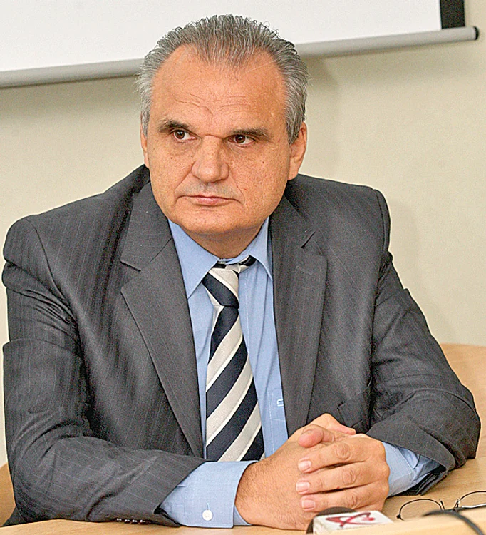 
    Vasile Cepoi  