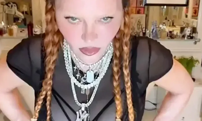 MadonnaTikTok1 PNG