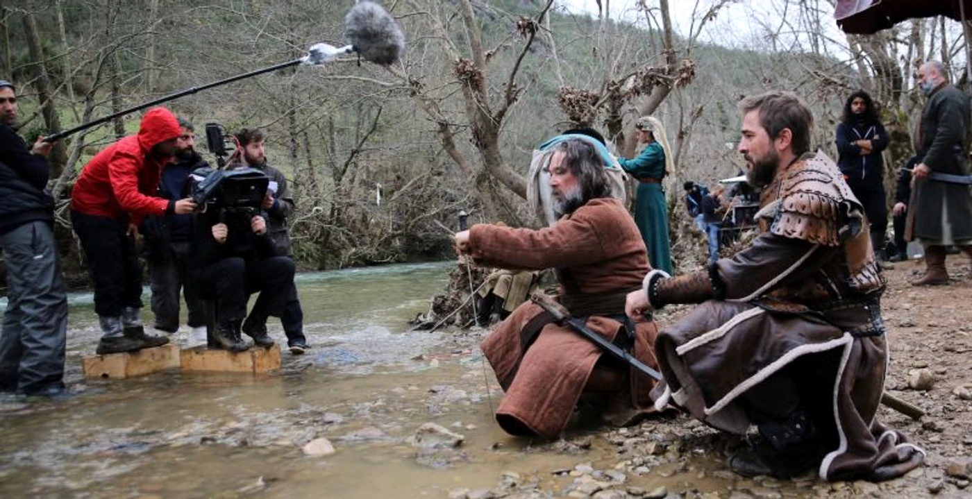
    O echipă întreagă de oameni au lucrat la producţia difuzată la Prima Tvfoto: Prima Tv  