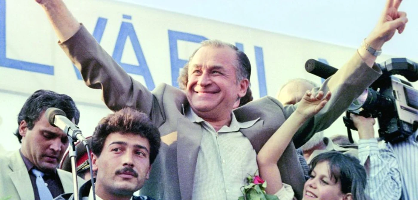Ion Iliescu a fost ales de trei ori președintele României, în 1990, în 1992 și în 2000