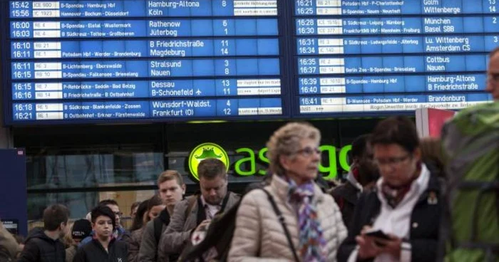 foto panou calatorii feroviare Deutsche Bahn