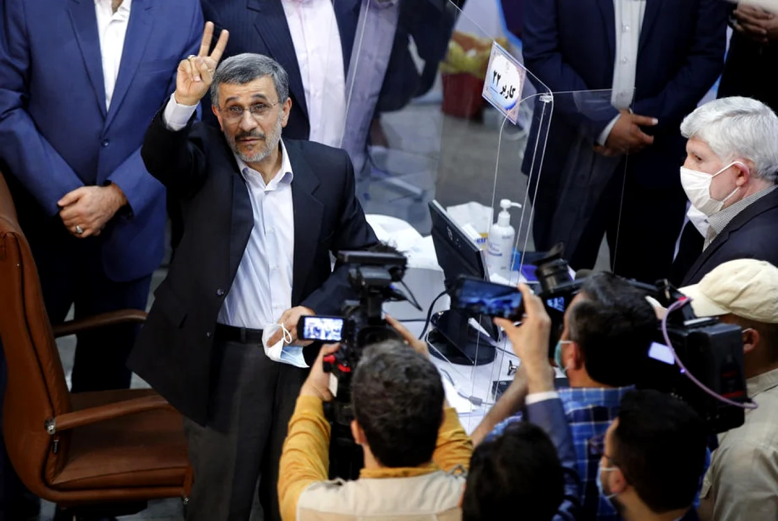 Mahmoud Ahmadinejad candideaza din nou la presedintia Iranului FOTO EPA-EFE