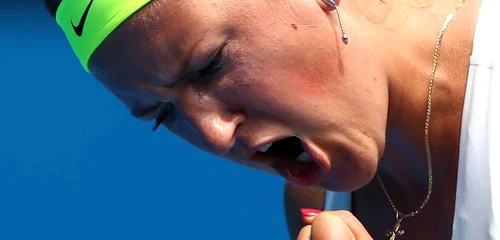 Victoria Azarenka se bucură de câştigarea unui punct în partida contra sportivei Sloane Stephens la Australian Open pe Melbourne park în melbourne Australia FOTO Guliver/Getty Images