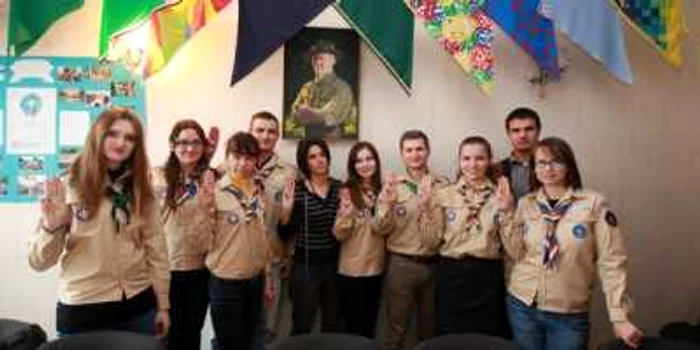 EDUARD BÂZGU Câțiva membri ai Mișcării Scout din Moldova, îmbrăcați în uniforme