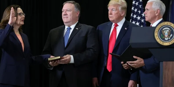 Gina Haspel depune jurământul la învestirea ca director CIA 28 mai 2018 FOTO EPA-EFE