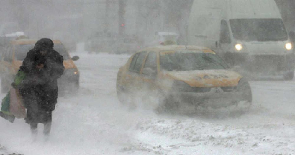 România, lovită de un vortex polar. Meteorologii anunță temperaturi scăzute și furtuni de zăpadă după zile de primăvară