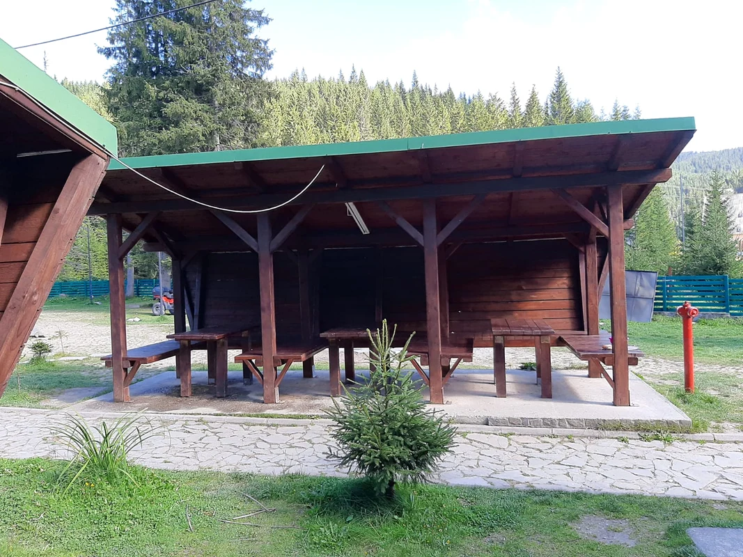 Campingul de la Zănoaga - Bucegi. FOTO Camping Zanoaga