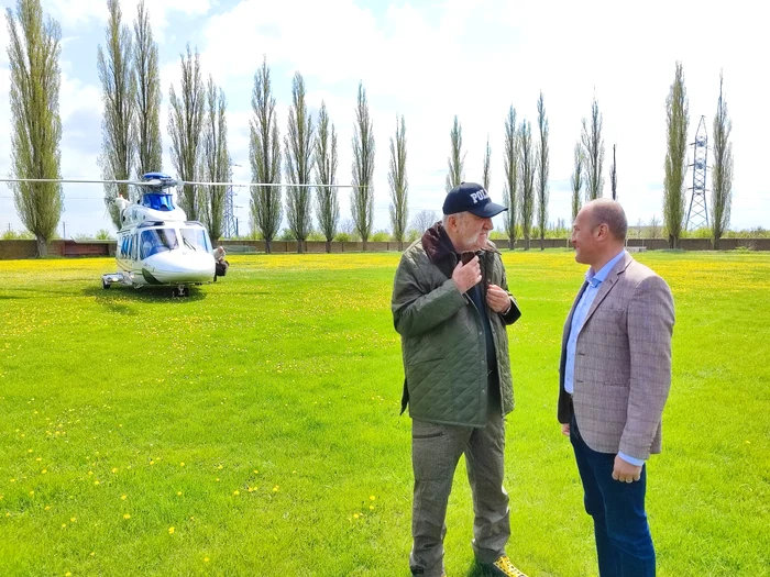 Primarul din Jimbolia l-a întâpinat pe Țiriac FOTO Darius Postelnicu