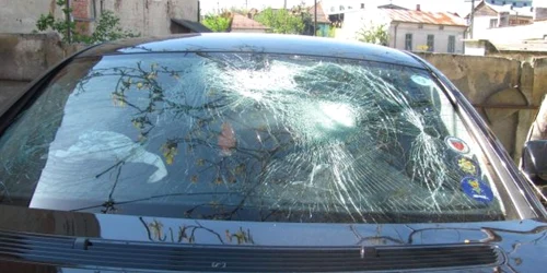 Oamenii legii susţin că autocolantele se pot falsifica foarte uşor 