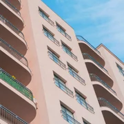 bloc apartamente Foto We Rent jpg