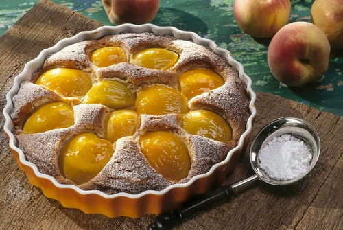 tarta cu nectarine si migdale macinate jpeg