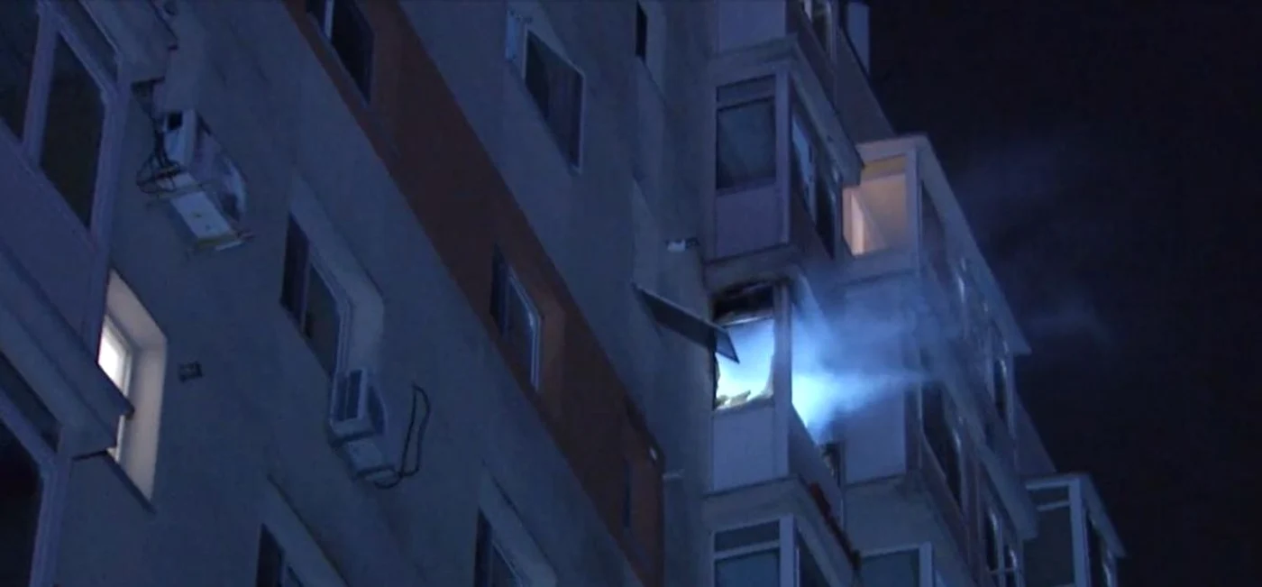 Incendiu violent, marți seară, într-un bloc din sectorul 1, București / Foto: Captură video
