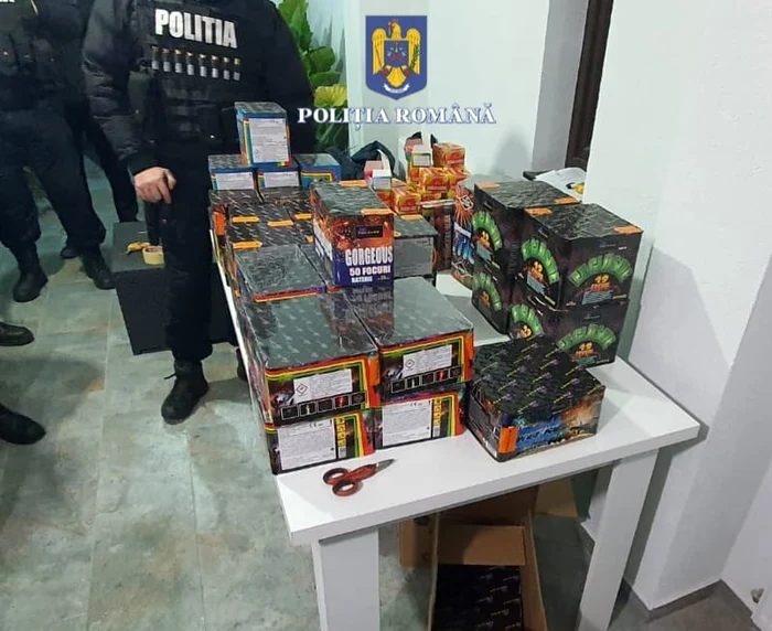 Petarde confiscate. FOTO IPJ Argeș