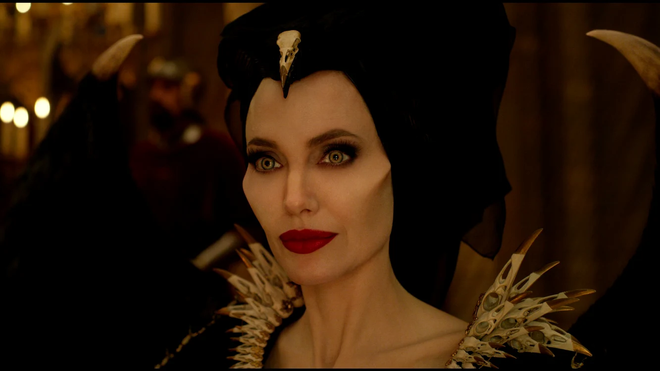 Angelina Jolie în Maleficent 