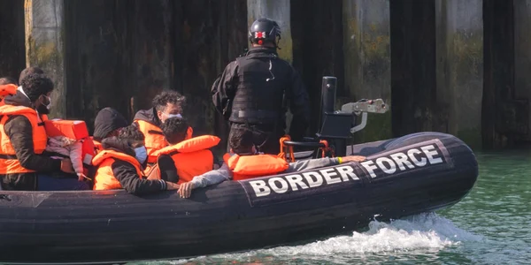 Migranti in Marea Britanie FOTO EPA-EFE