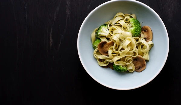 Tagliatelle cu ciuperci Sursa foto shutterstock 1584366358 jpg