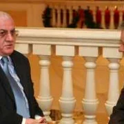 Mircea Sandu şi Dumitru Dragomir au primit " urări" din partea suporterilor olteni la sfârşit de an. Foto: Adevărul