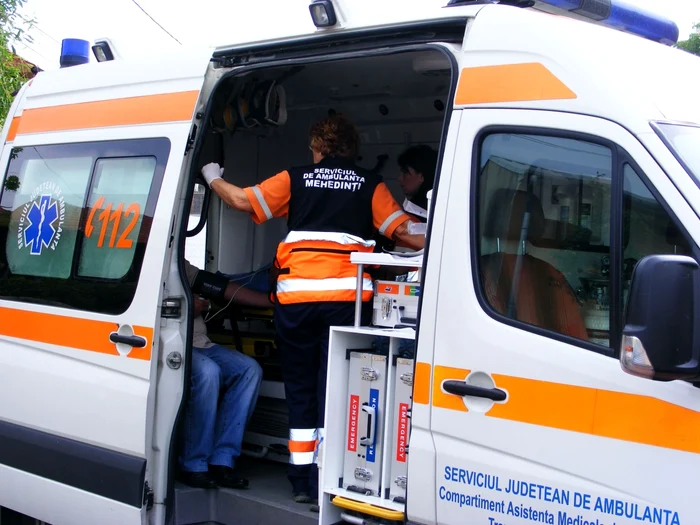 Victimele au fost preluate de Ambulanţa Mehedinţi FOTO Arhivă