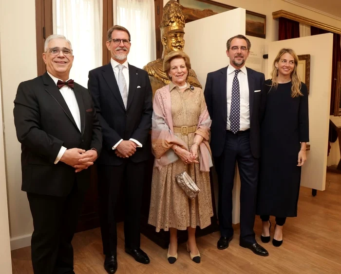 Regina Anne Marie, Prințul Pavlos, Prințul Nikolaos, Chrysi Vardinogianni   Casa Regală elenă 2 jpg