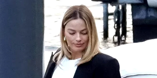 Margot Robbie cu burtică de gravidă FOTO X @bestofmargot jpeg