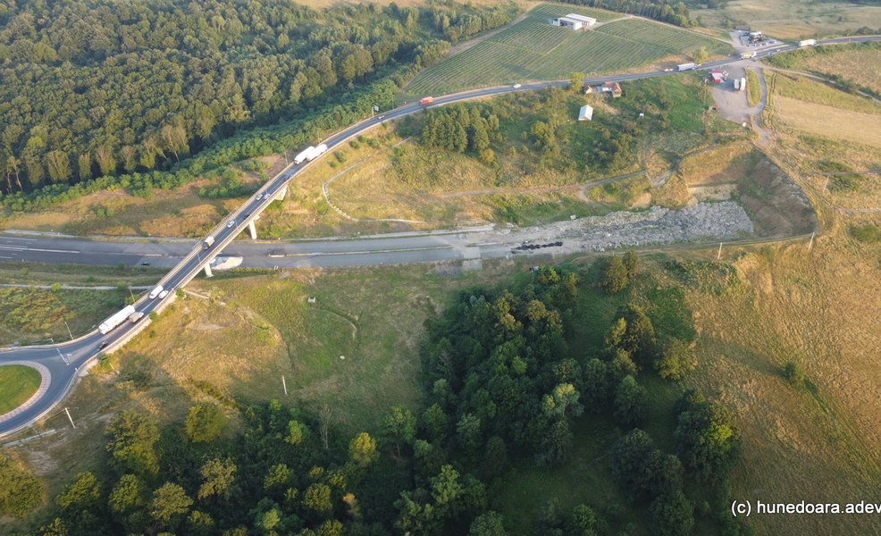 Autostrada cu tuneluri din vestul României, începută în forță. Ce rol vor avea marile construcții VIDEO