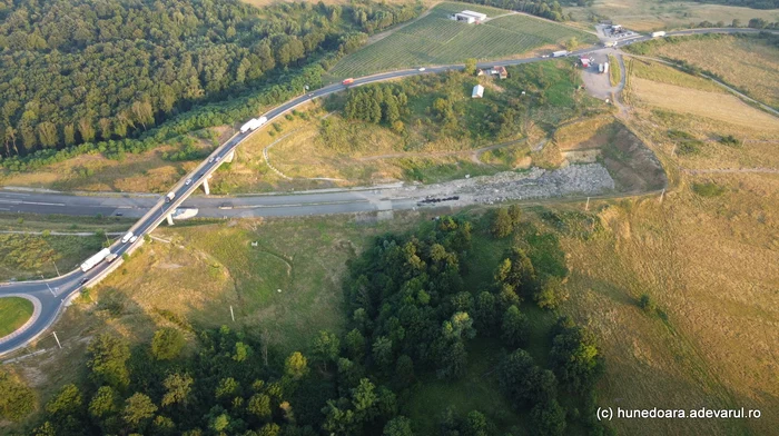 Zona Holdea, unde vor fi construite tunelurile de pe autostradă. Foto: Daniel Guță