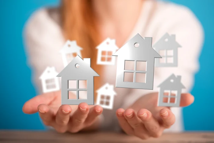 Cine vrea să-și cumpere o locuință e bine să înceapă demersurile acum, vara, când se vor ridica restricțiile de circulație