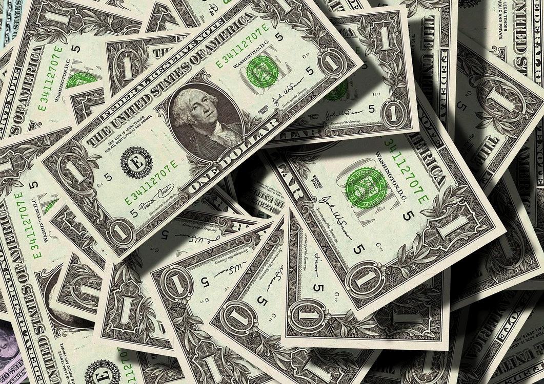 
    Secretarul Trezoreriei Statelor Unite, Steven Mnuchin, a anunţat duminică că republicanii au finalizat noul plan de ajutoare pentru americanii şi companiile afectate de criza coronavirusuluiFoto Pixabay.com  