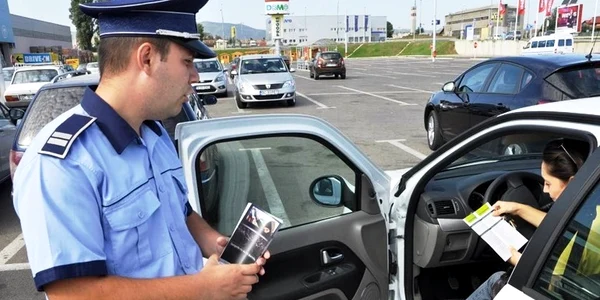 Campania „Nu-ţi lăsa maşina la îndemâna hoţilor!”