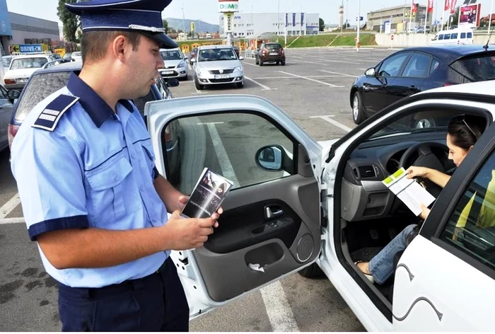 Campania „Nu-ţi lăsa maşina la îndemâna hoţilor!”