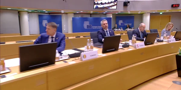 Karl Nehammer, între Klaus Iohannis și Rumen Radev FOTO: Captură de ecran Administrația Prezidențială
